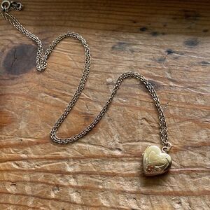 💛 Vintage Gold Filled 925 Etched Flower & Heart Locket Necklace